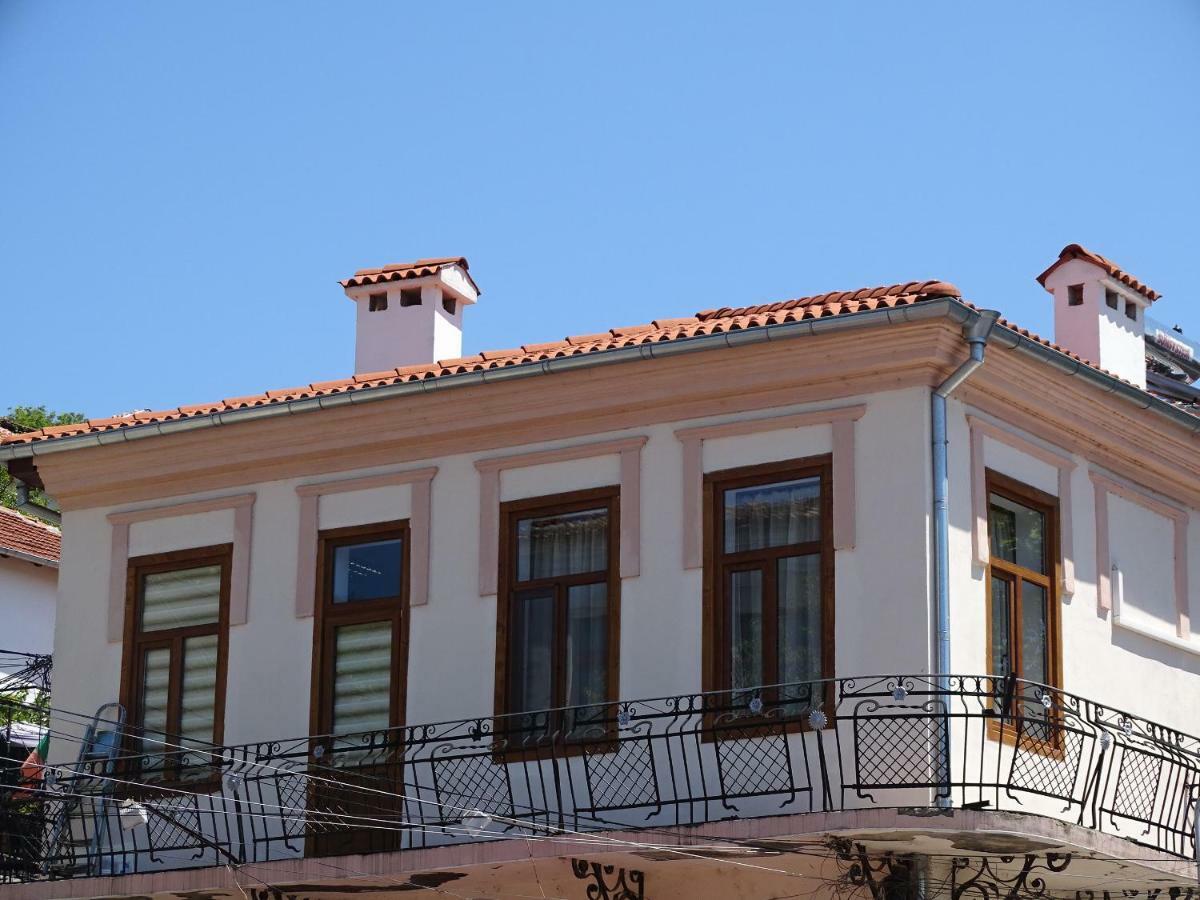 Charming Apartment In The Heart Of The Town 大特尔诺沃 外观 照片