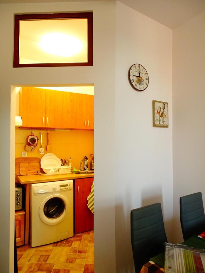 Charming Apartment In The Heart Of The Town 大特尔诺沃 外观 照片